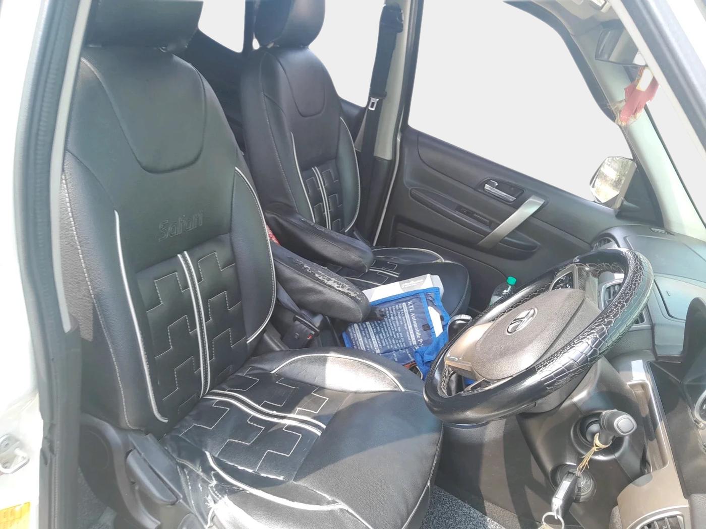 2016 Tata Safari Storme 2.2 VX 4X2, Diesel, Manual, 1,12,572 km, interior