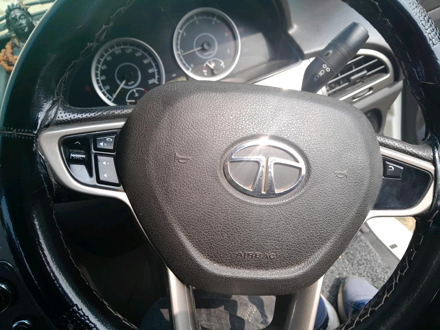 2016 Tata Safari Storme 2.2 VX 4X2, Diesel, Manual, 1,12,572 km, interior