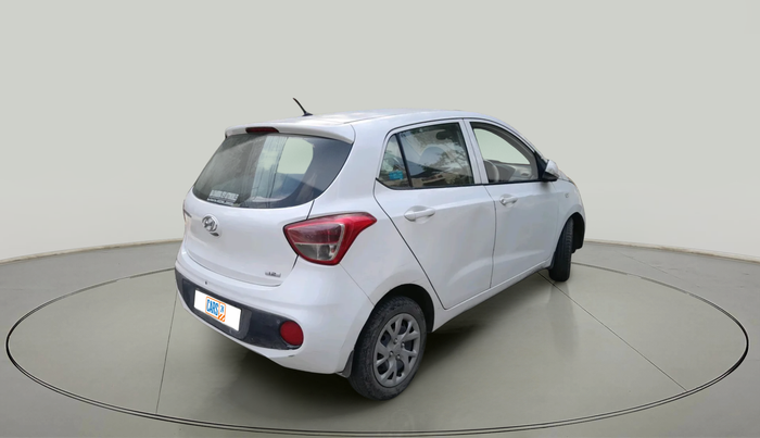 2017 Hyundai Grand i10 MAGNA 1.2 KAPPA VTVT, Petrol, Manual, 1,22,198 km, exterior