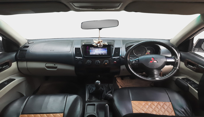 2013 Mitsubishi Pajero Sport 2.5 MT 4X4, Diesel, Manual, 86,461 km, interior