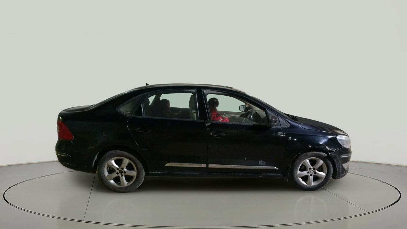 2012 Skoda Rapid ELEGANCE 1.6 TDI CR MT, Diesel, Manual, 1,48,221 km, exterior