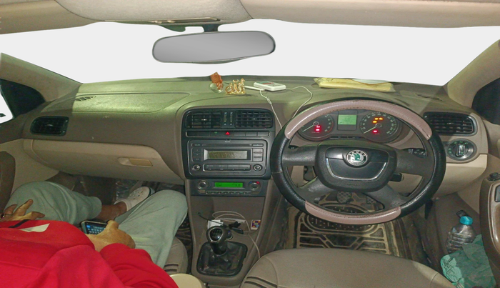 2012 Skoda Rapid ELEGANCE 1.6 TDI CR MT, Diesel, Manual, 1,48,221 km, interior