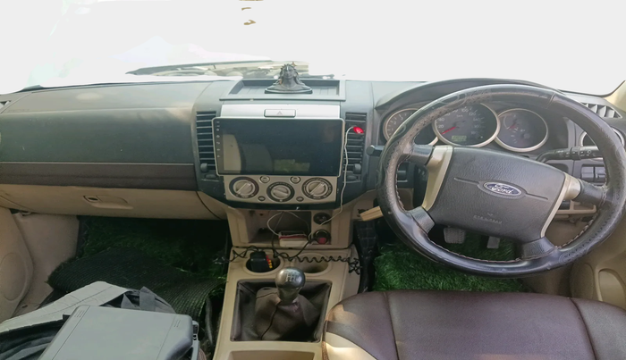 2012 Ford Endeavour 2.5L 4X2 MT, Diesel, Manual, 1,40,746 km, interior