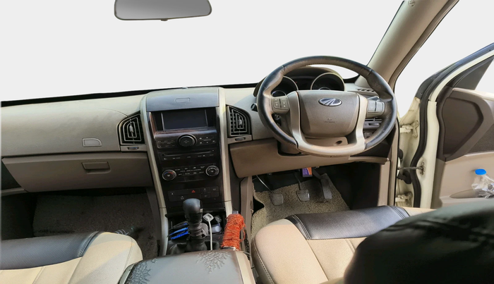 2013 Mahindra XUV500 W8, Diesel, Manual, 2,19,777 km, interior