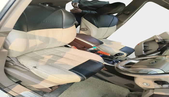 2013 Mahindra XUV500 W8, Diesel, Manual, 2,19,777 km, interior