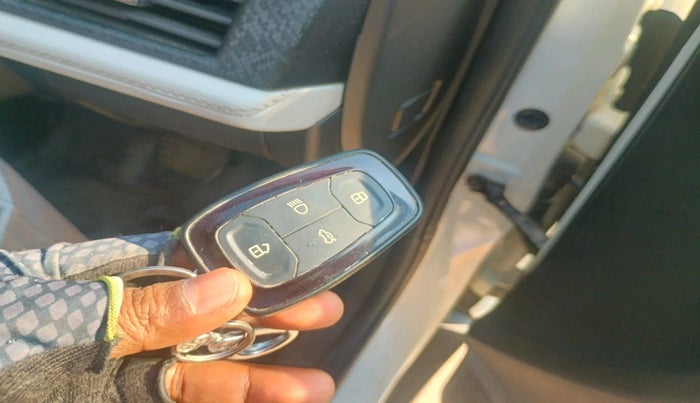 2024 Tata NEXON CREATIVE+ SUNROOF DCA 1.2 PETROL, Petrol, Automatic, 37,612 km, interior