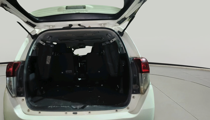 2017 Toyota Innova Crysta 2.4 VX 7 STR, Diesel, Manual, 1,86,195 km, exterior