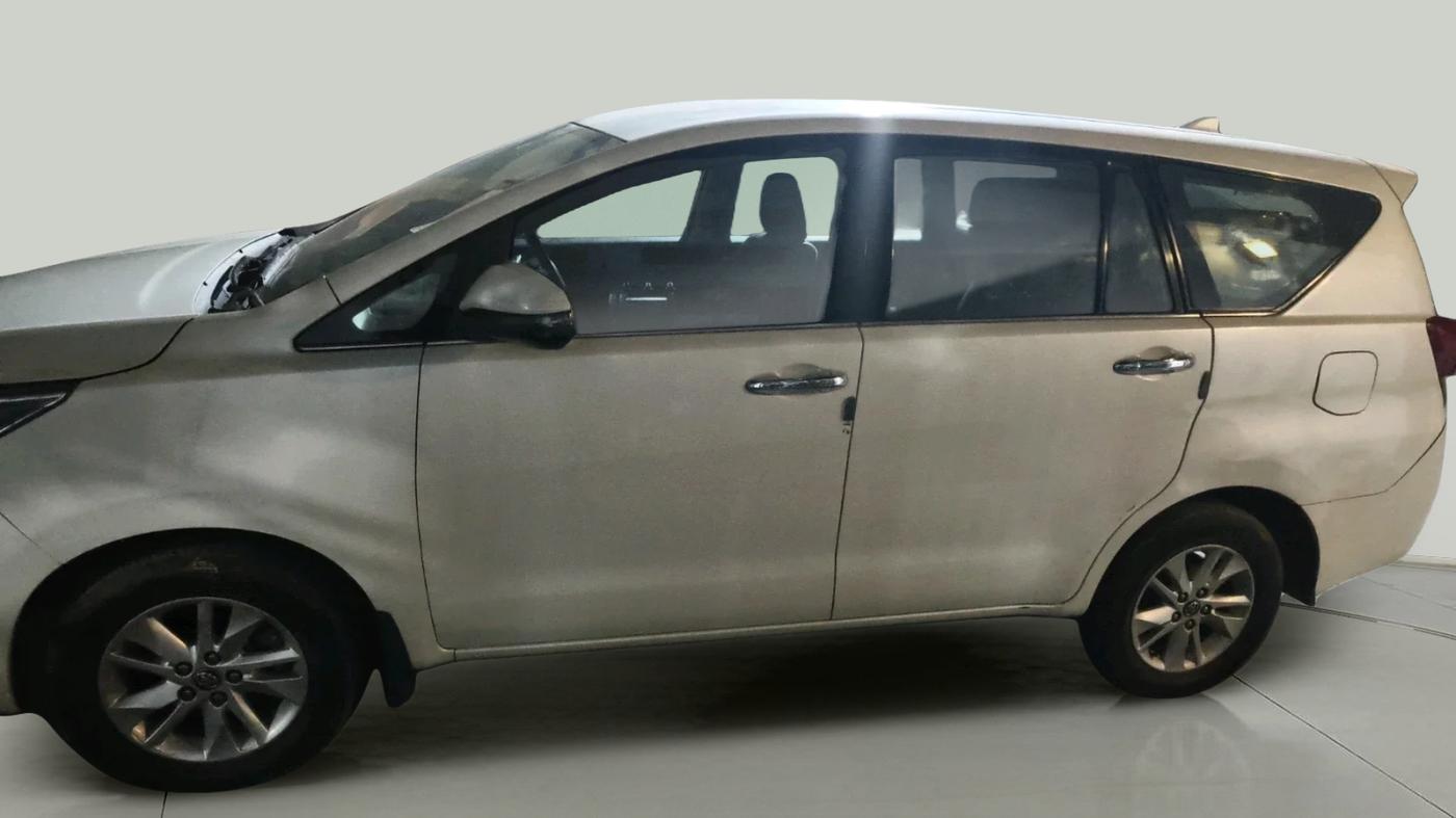 2017 Toyota Innova Crysta 2.4 VX 7 STR, Diesel, Manual, 1,86,195 km, exterior