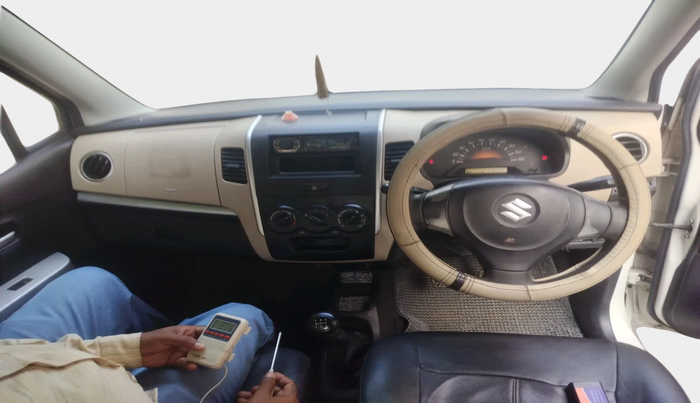 2017 Maruti Wagon R 1.0 LXI CNG, Petrol, Manual, 1,15,284 km, interior