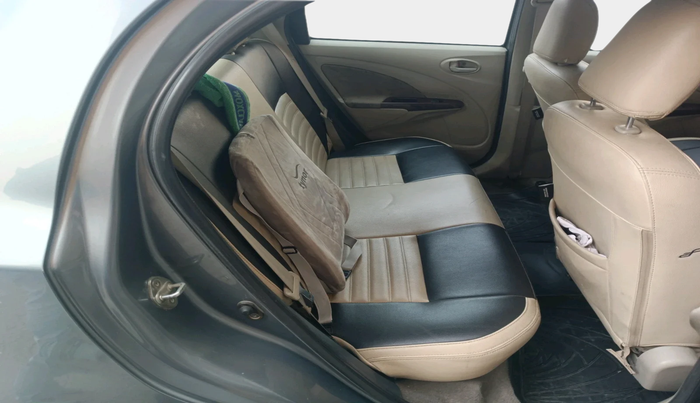 2015 Toyota Etios Liva V, Petrol, Manual, 1,25,703 km, interior