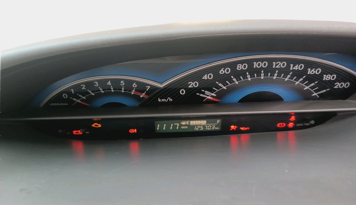 2015 Toyota Etios Liva V, Petrol, Manual, 1,25,703 km, interior