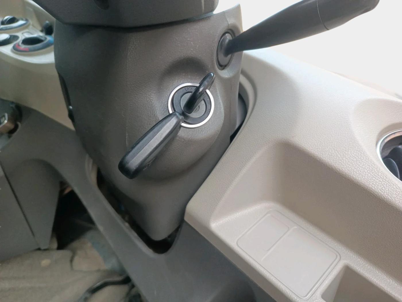 2015 Toyota Etios Liva V, Petrol, Manual, 1,25,703 km, interior