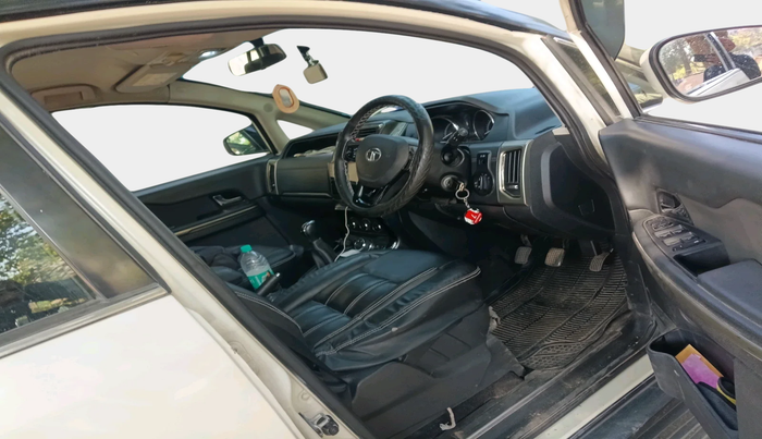 2018 Tata Hexa XM 4X2 7 STR, Diesel, Manual, 1,13,836 km, interior