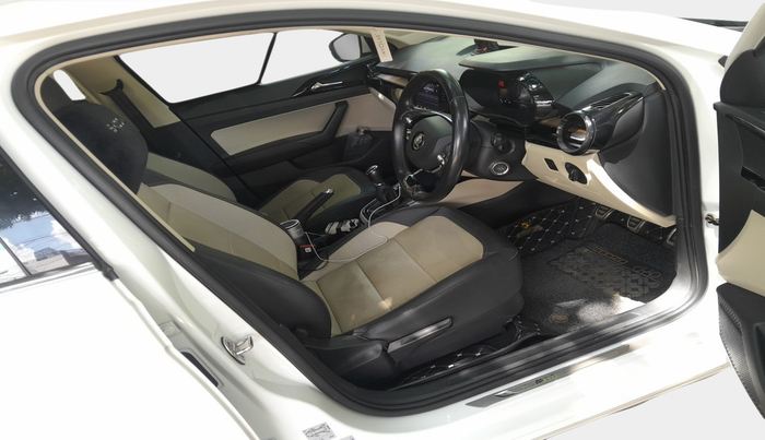 2022 Skoda SLAVIA STYLE 1.0L TSI MT, Petrol, Manual, 20,597 km, interior