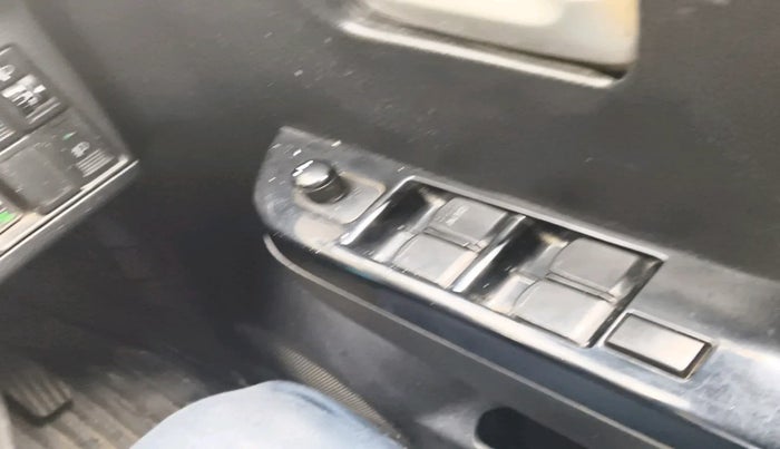 2017 Maruti Wagon R 1.0 VXI, Petrol, Manual, 85,392 km, interior