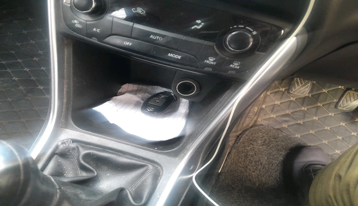 2017 Maruti S Cross ZETA 1.3, Diesel, Manual, 1,34,914 km, interior