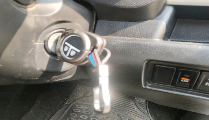 2014 Maruti Swift VDI, Diesel, Manual, 2,33,536 km, interior