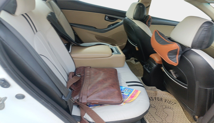 2014 Hyundai New Elantra 1.6 SX MT DIESEL, Diesel, Manual, 1,27,974 km, interior