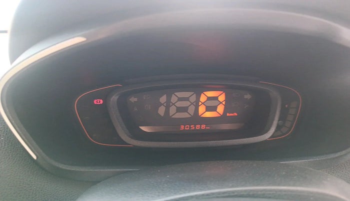 2017 Renault Kwid RXL, Petrol, Manual, 30,588 km, interior