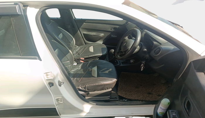 2017 Renault Kwid RXL, Petrol, Manual, 30,588 km, interior