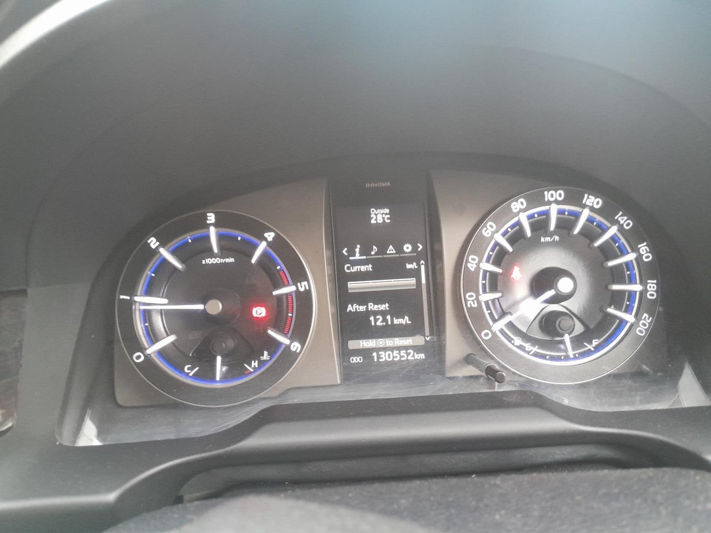 2017 Toyota Innova Crysta 2.4 VX 8 STR, Diesel, Manual, 1,31,000 km, interior