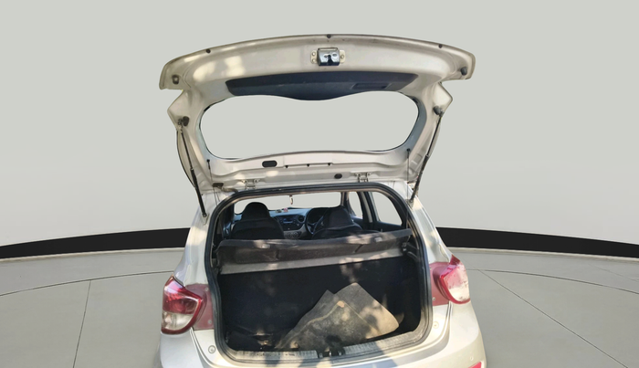 2015 Hyundai Grand i10 SPORTZ 1.1 CRDI, Diesel, Manual, 1,20,271 km, exterior