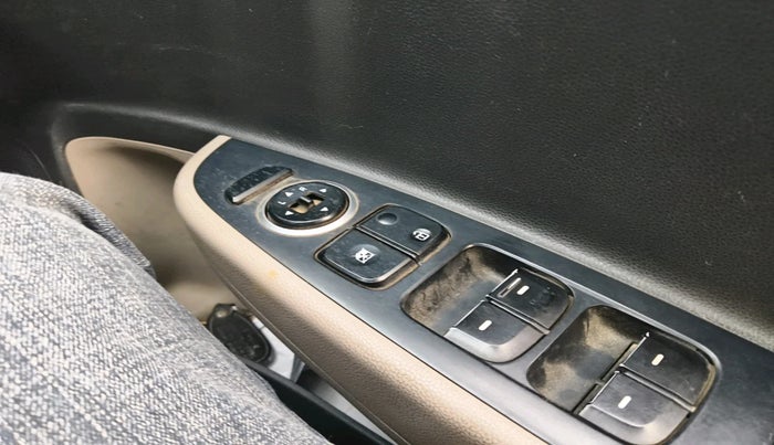 2015 Hyundai Grand i10 SPORTZ 1.1 CRDI, Diesel, Manual, 1,20,271 km, interior