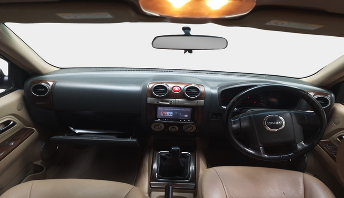 2015 ISUZU MU-7 4x2 MT, Diesel, Manual, 20,217 km, interior