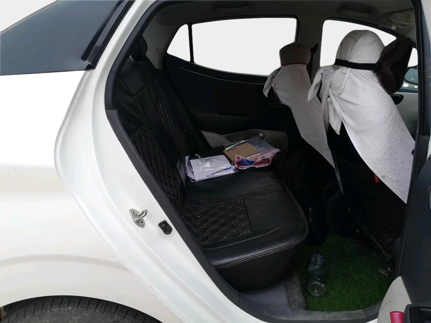 2022 Hyundai AURA S 1.2 CNG, CNG, Manual, 1,12,919 km, interior
