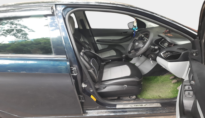 2022 Tata Tiago XT (O) PETROL, Petrol, Manual, 28,384 km, interior