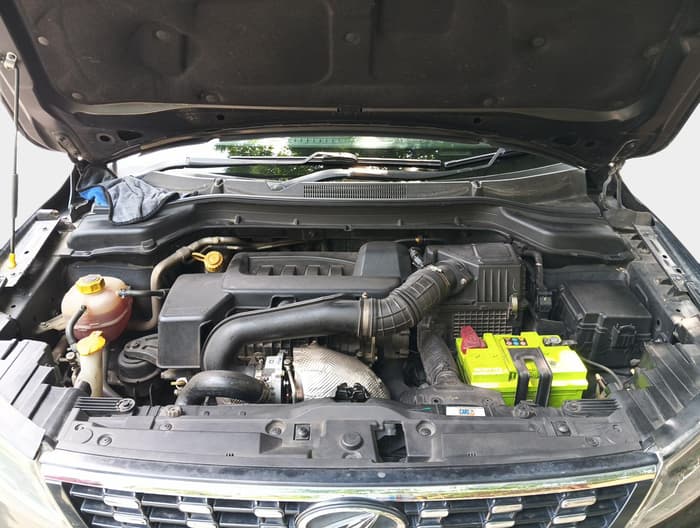 2020 Mahindra XUV300 W8 1.5 DIESEL, Diesel, Manual, 82,700 km, exterior