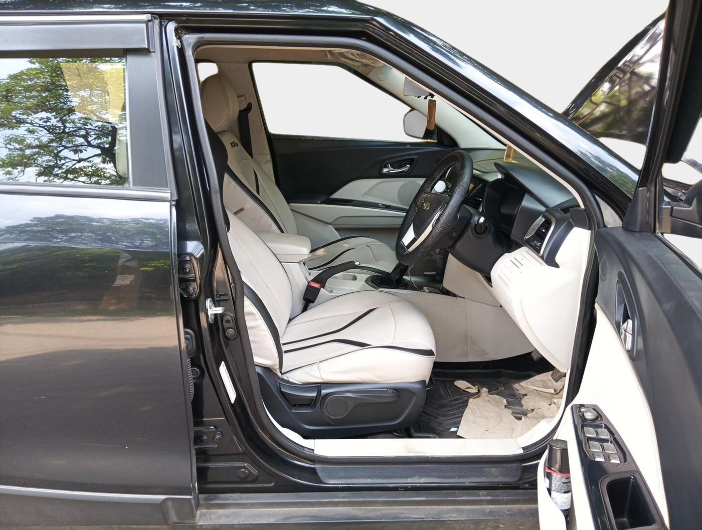 2020 Mahindra XUV300 W8 1.5 DIESEL, Diesel, Manual, 82,700 km, interior