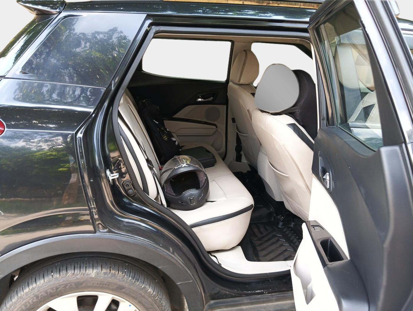 2020 Mahindra XUV300 W8 1.5 DIESEL, Diesel, Manual, 82,700 km, interior