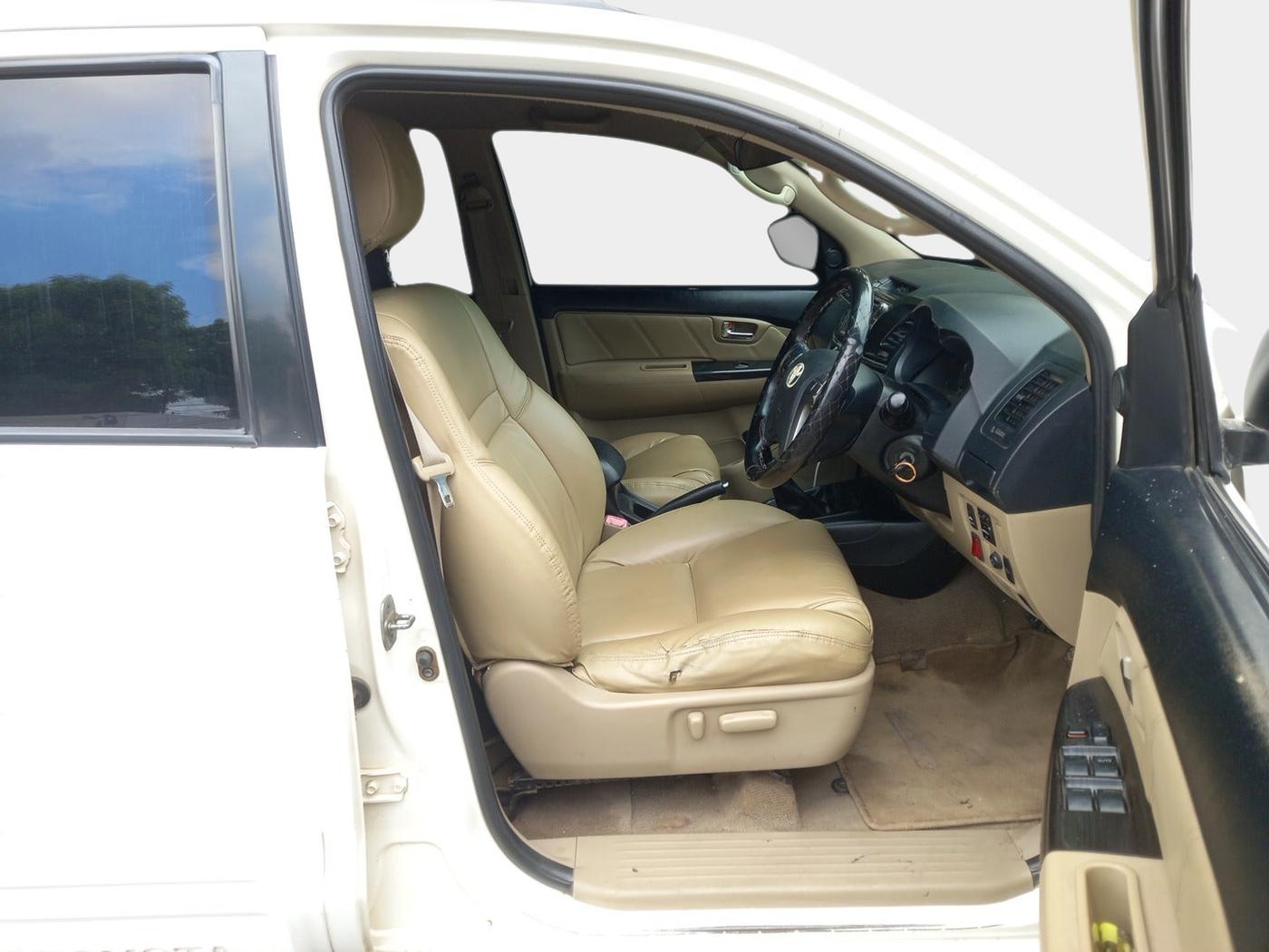 2016 Toyota Fortuner 3.0 4X2 MT, Diesel, Manual, 1,55,277 km, interior