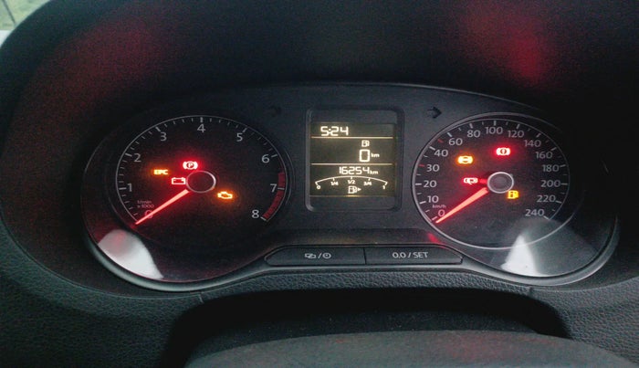 2017 Volkswagen Polo HIGHLINE PLUS 1.2(16 ALLOY, Petrol, Manual, 16,254 km, interior