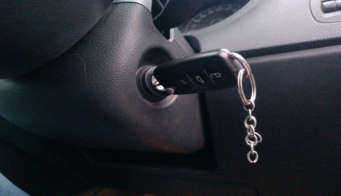 2017 Volkswagen Polo HIGHLINE PLUS 1.2(16 ALLOY, Petrol, Manual, 16,254 km, interior