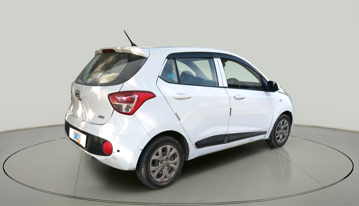 2017 Hyundai Grand i10 MAGNA 1.2 KAPPA VTVT, Petrol, Manual, 1,23,201 km, exterior