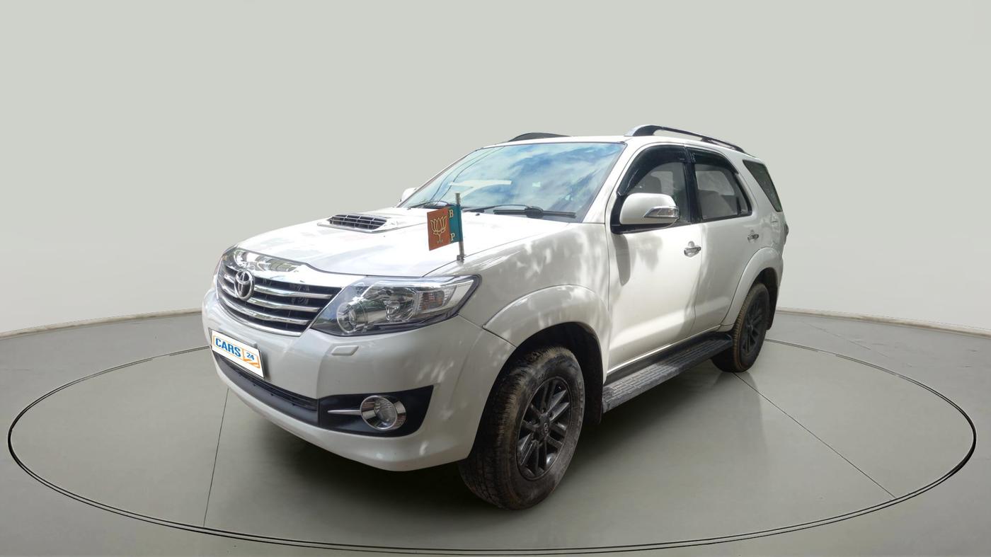 2015 Toyota Fortuner 3.0 4X2 MT, Diesel, Manual, 4,20,000 km, exterior