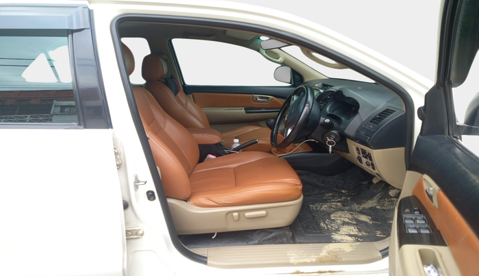 2015 Toyota Fortuner 3.0 4X2 MT, Diesel, Manual, 4,12,925 km, interior