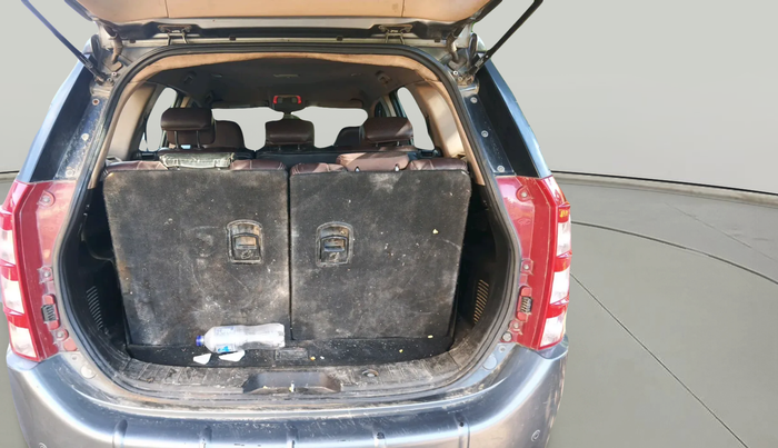 2013 Mahindra XUV500 W8, Diesel, Manual, 1,98,739 km, exterior