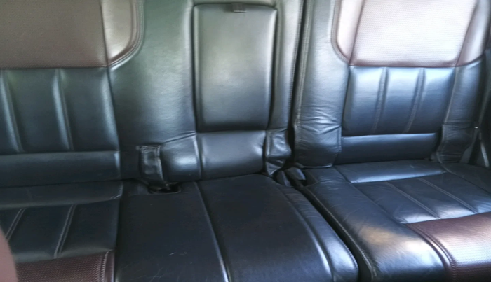 2013 Mahindra XUV500 W8, Diesel, Manual, 1,98,739 km, interior