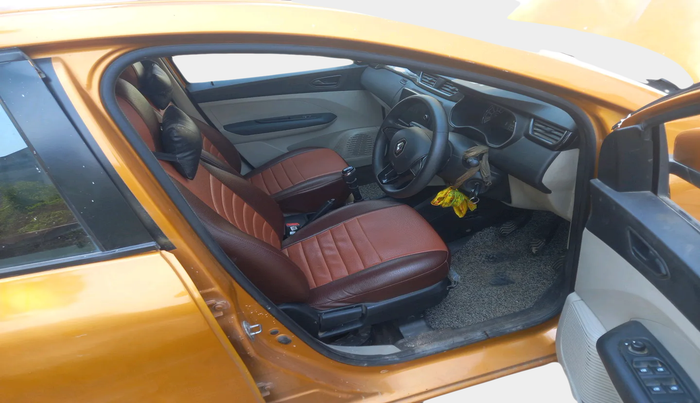 2020 Renault TRIBER RXT, Petrol, Manual, 35,388 km, interior