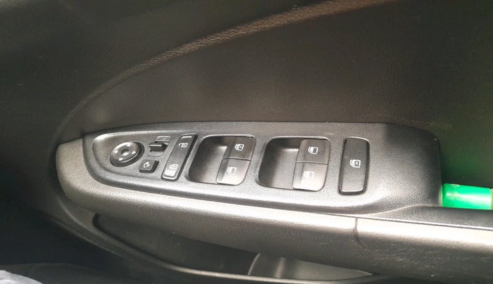 2019 Hyundai VENUE SX PLUS 1.0 TURBO DCT, Petrol, Automatic, 38,448 km, interior