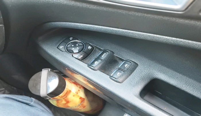 2018 Ford Ecosport TITANIUM + 1.5L DIESEL, Diesel, Manual, 1,33,627 km, interior