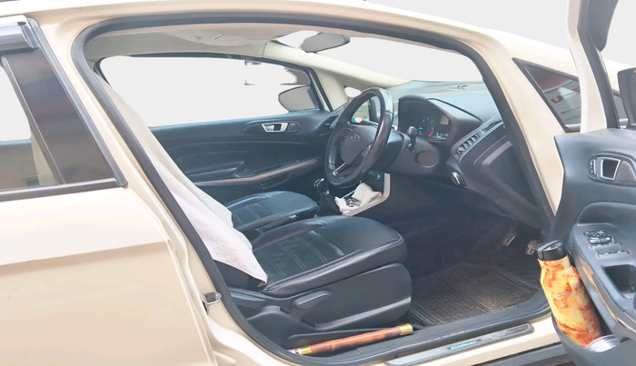 2018 Ford Ecosport TITANIUM + 1.5L DIESEL, Diesel, Manual, 1,33,627 km, interior