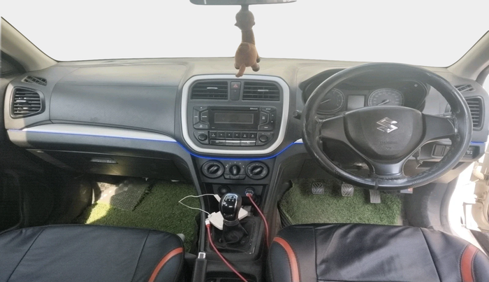 2021 Maruti Vitara Brezza LXI, Petrol, Manual, 32,339 km, interior