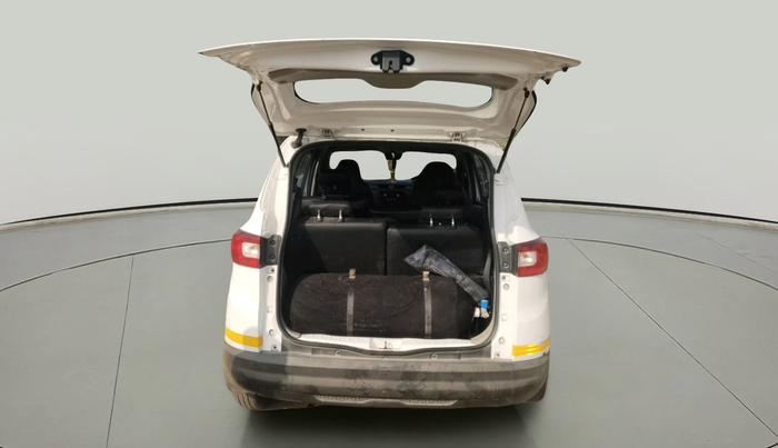 2024 Renault TRIBER RXE MT, Petrol, Manual, 41,268 km, exterior