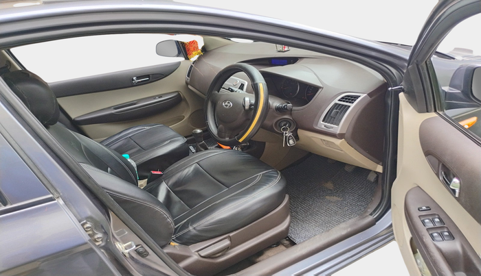 2011 Hyundai i20 MAGNA 1.2, Petrol, Manual, 64,406 km, interior