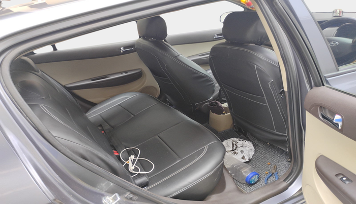 2011 Hyundai i20 MAGNA 1.2, Petrol, Manual, 64,406 km, interior