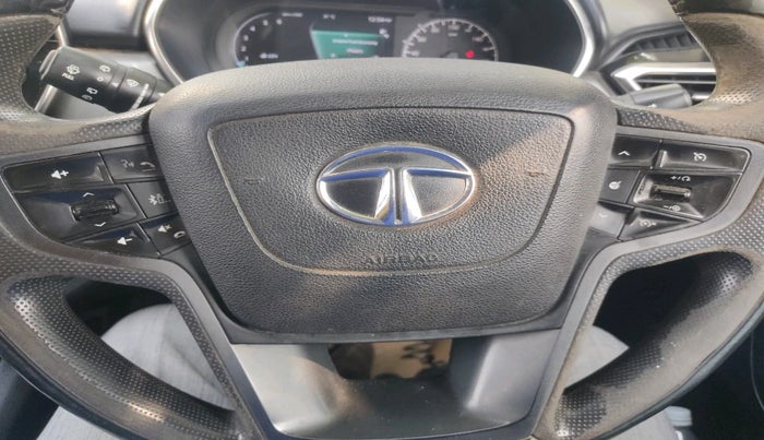 2020 Tata Harrier XZ 2.0L, Diesel, Manual, 1,76,857 km, interior